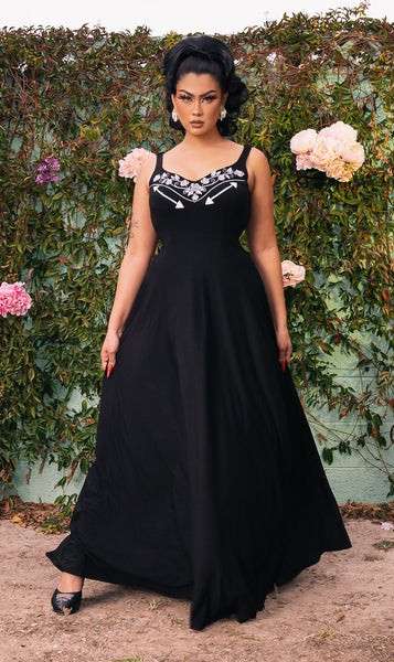 2021 Vintage Gothic Black And White Plus Size Wedding Dress With Strapless  Black Lace Corset Top And Sweep Train Perfect For Country Western Cowgirl  Gowns From E_cigarette2019, $154.07 | DHgate.Com